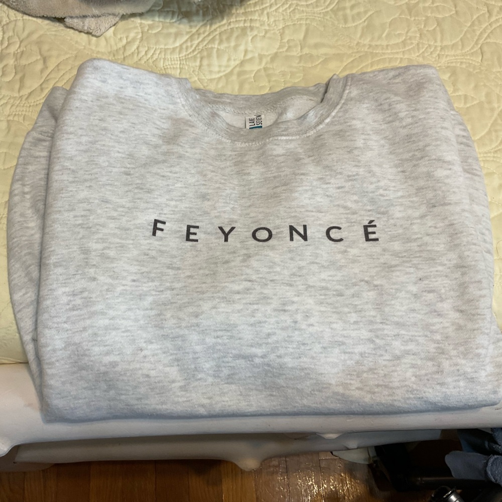 FEYONCÉ crewneck pullover